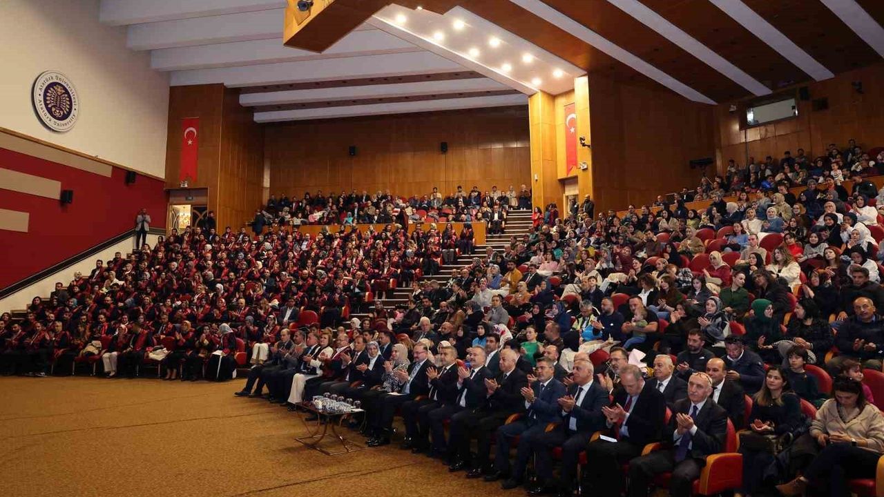 Atatürk Üniversitesi'nde Doktora Mezuniyet ve En İyi Tez Ödül Töreni
