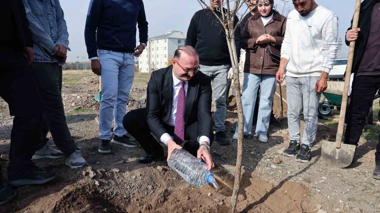 Atatürk Üniversitesi'nden 11 Kasım Millî Ağaçlandırma Günü'ne destek