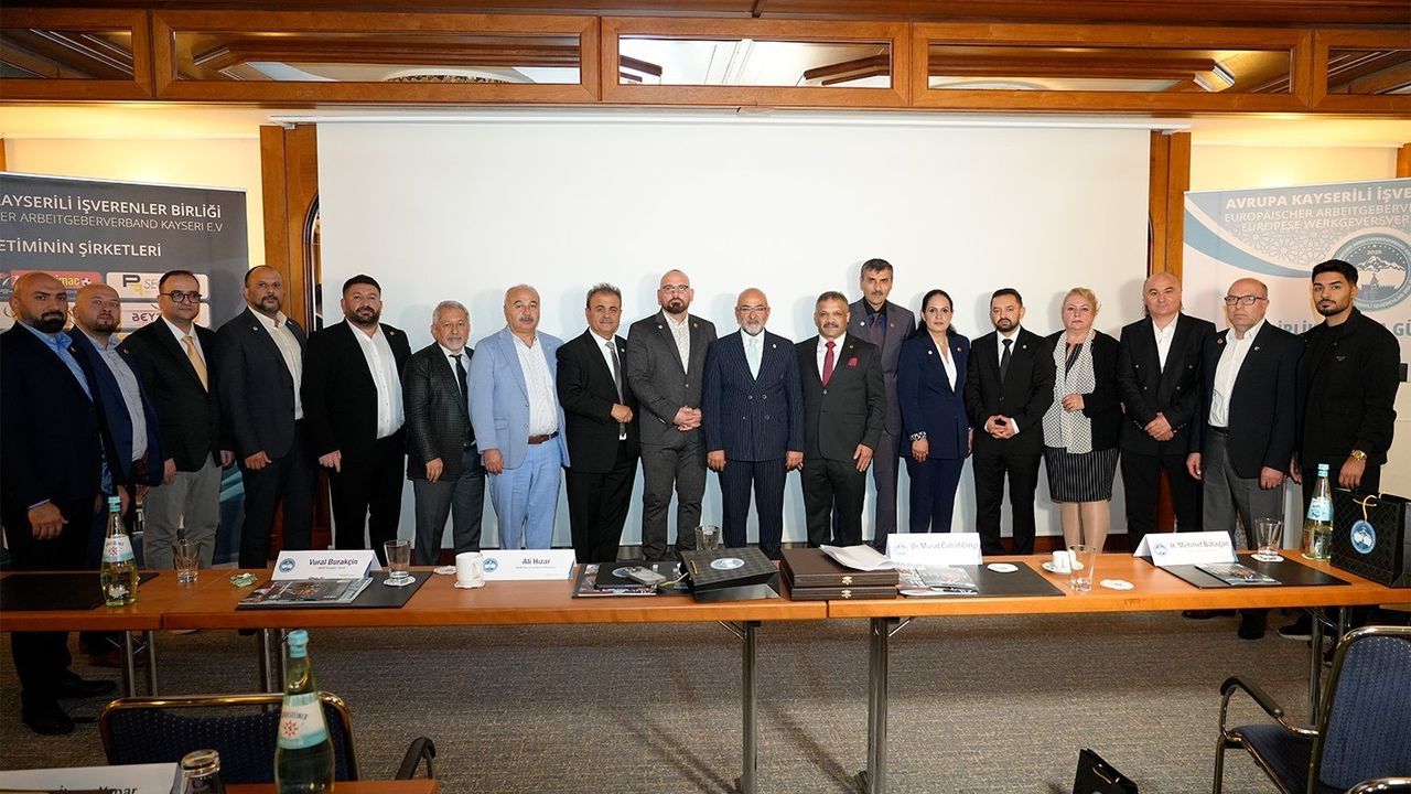 Avrupa’daki Kayserili İş Dünyası Köln’de Yatırım Forumu’nda Buluştu