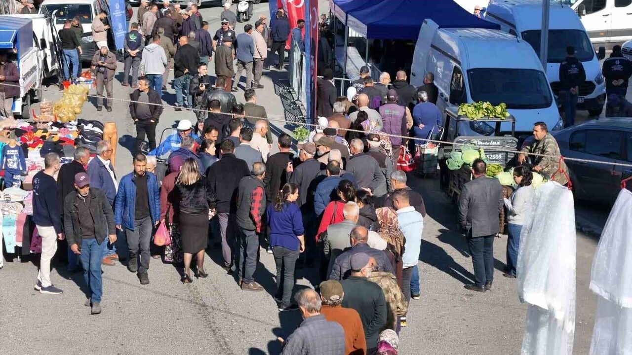 Aydın Büyükşehir, Ata Tohumlarından Üretilen Fideleri Vatandaşla Buluşturuyor