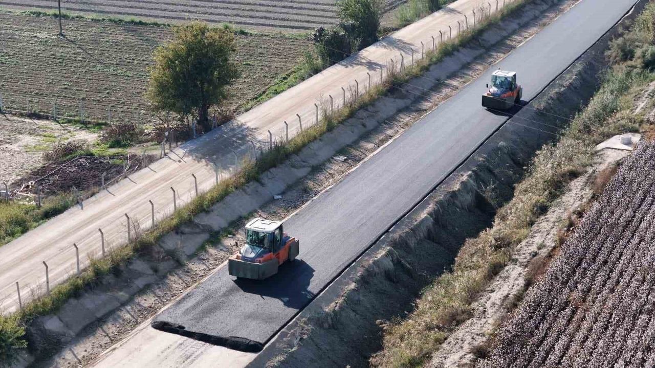 Aydın Büyükşehir, Şehir Hastanesi'ne ulaşımı kolaylaştıracak 6.500 m'lik yol çalışmalarını 17 ilçede sürdürüyor
