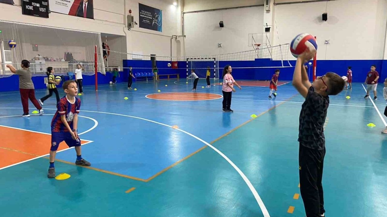 Aydın'da 4. sınıf öğrencilerine 'Spora İlk Adım' ile kalıcı spor alışkanlığı kazandırılıyor