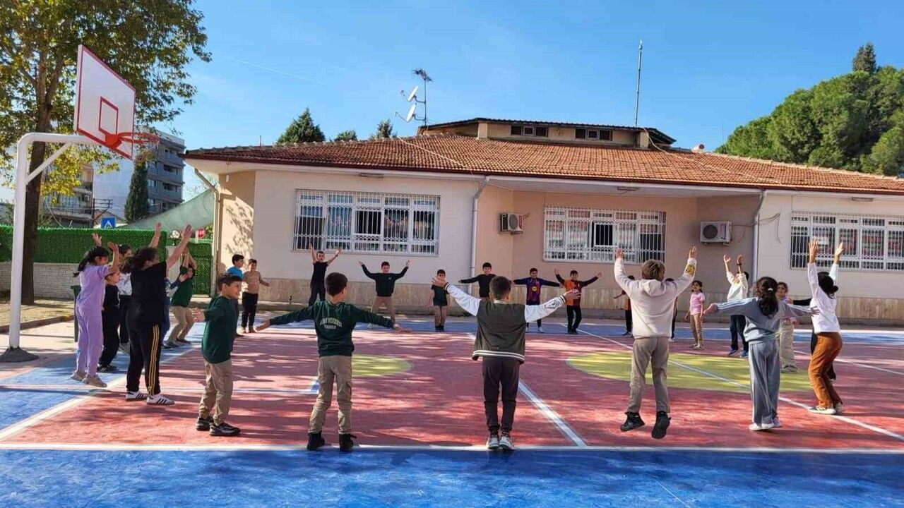 Aydın'da Çocuklar Güne Sporla Başlıyor: İl Müdürlüğü Eğitimlerine Yoğun İlgi
