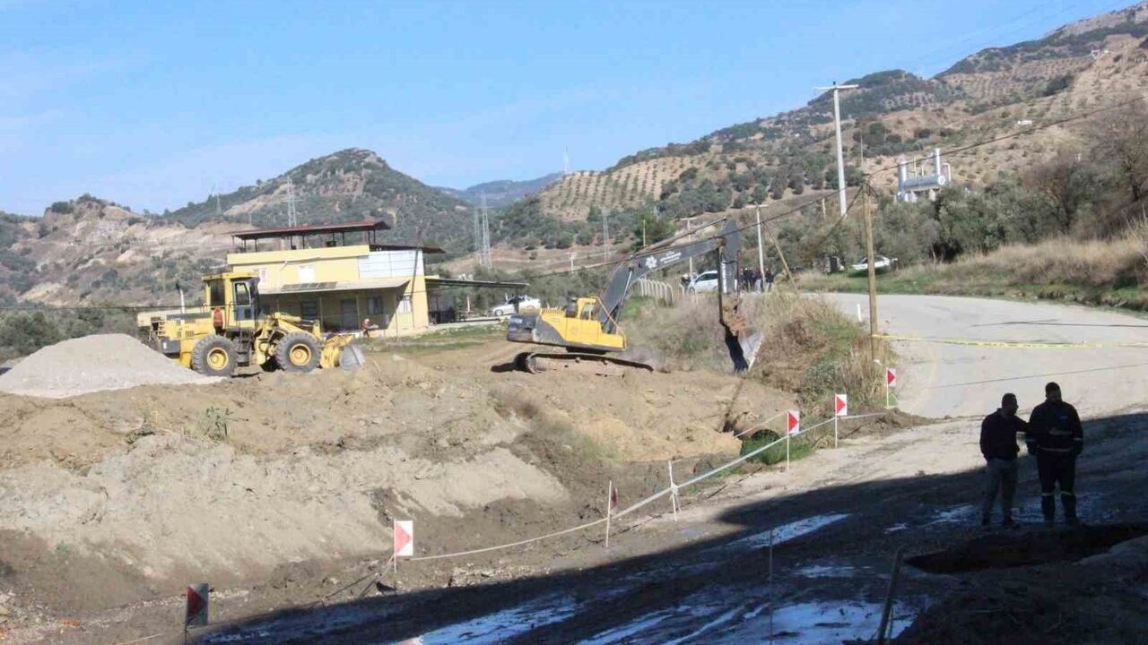 Aydın'da jeotermal iletim hattında patlama: İddiaya göre 170 derece sıcak su çevreye yayıldı