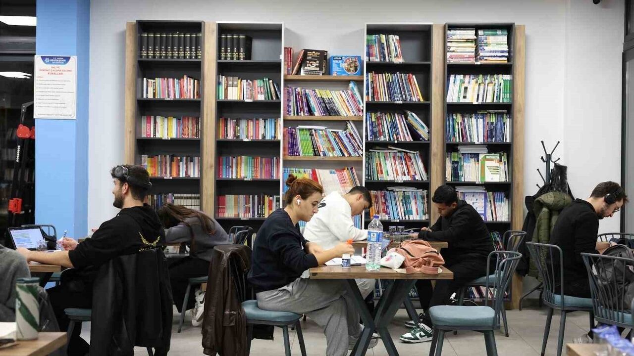 Aydın'da Öğrenci Çalışma Salonları yaygınlaşıyor; Çerçioğlu: Gençlerin eğitim yolculuğunda yanındayız