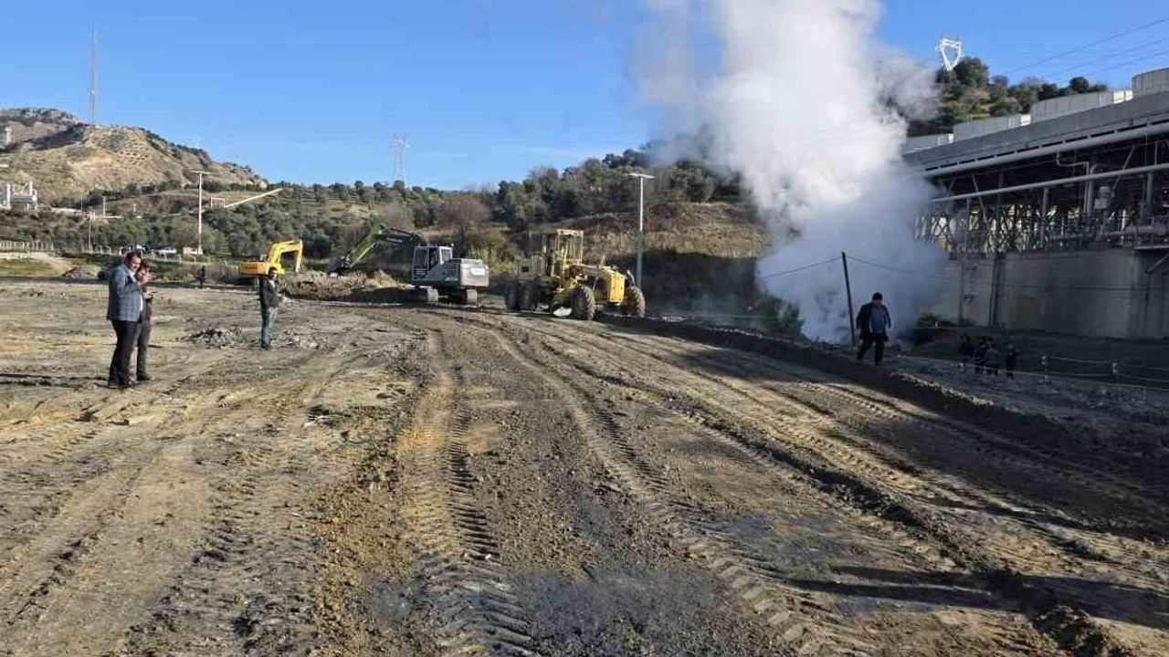 Aydın Germencik'te jeotermal iletim hattında patlama — Germencik–Bozköy yolu trafiğe kapatıldı