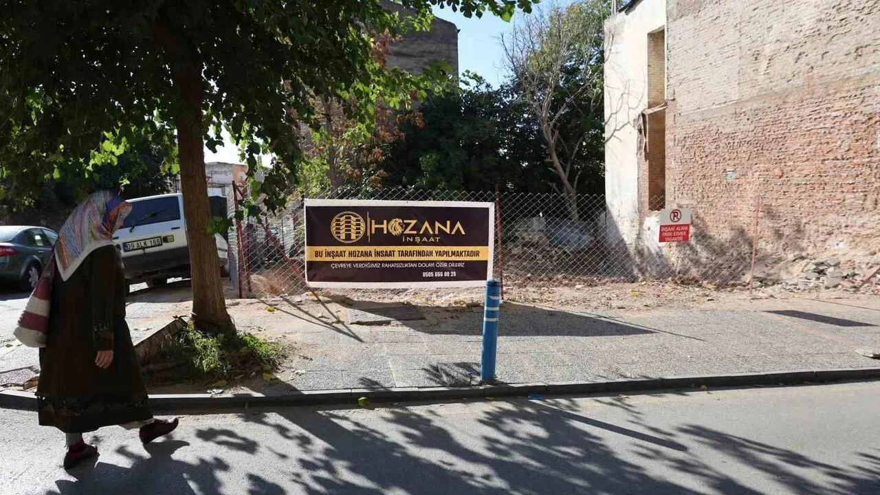 Aydın Veysipaşa Mahallesi'nde 'kilise' iddiası: Sakinler endişeli, firma açıklama yaptı