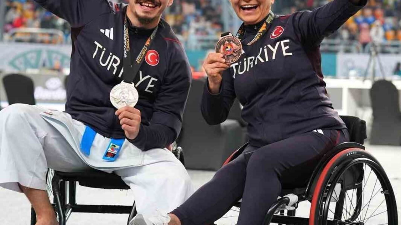 Aydınlı milli sporcu Berkay Uslu, Para Karate Dünya Şampiyonası'nda gümüş madalya kazandı