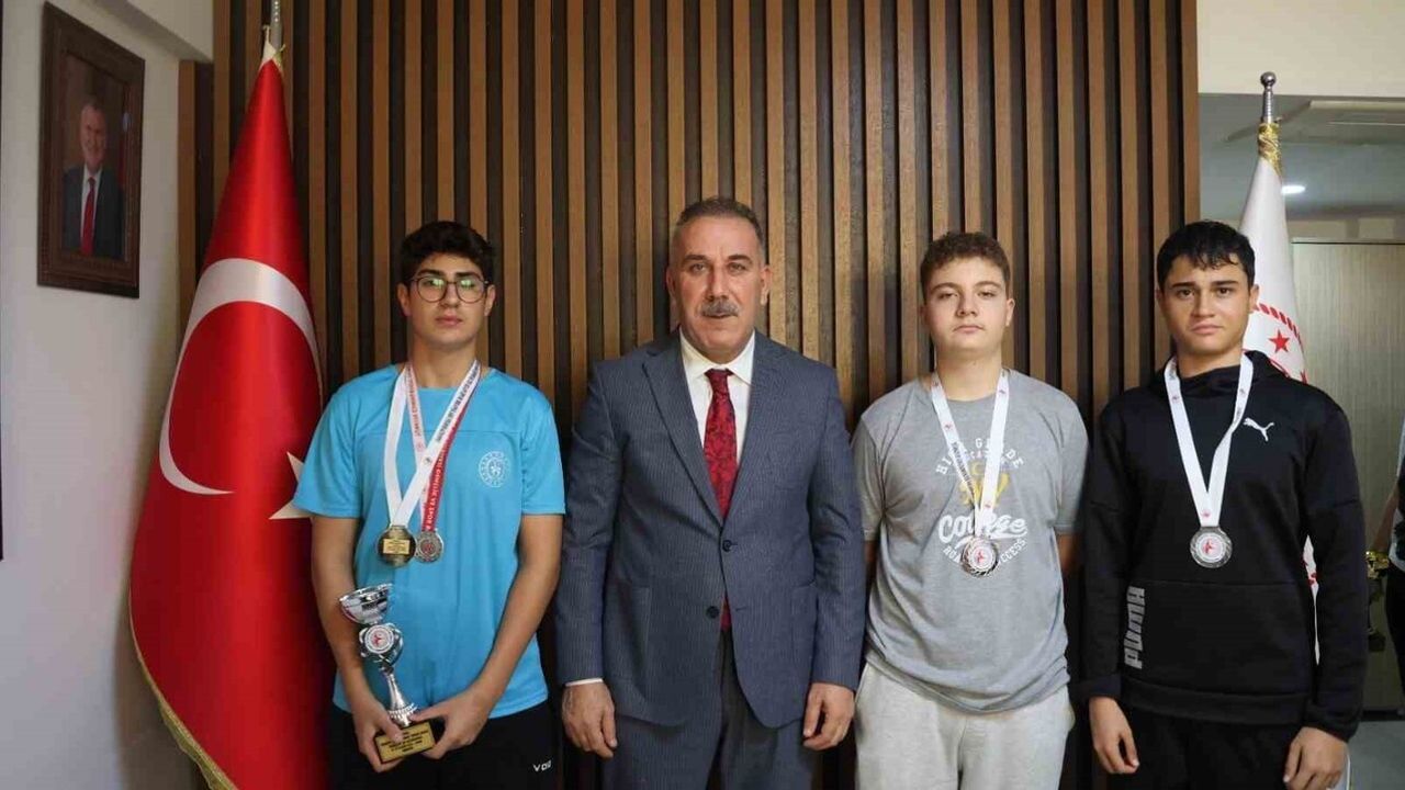 Aydınlı sporcular Hemsball Türkiye Şampiyonası'nda 10 kupa, 30 madalya kazandı