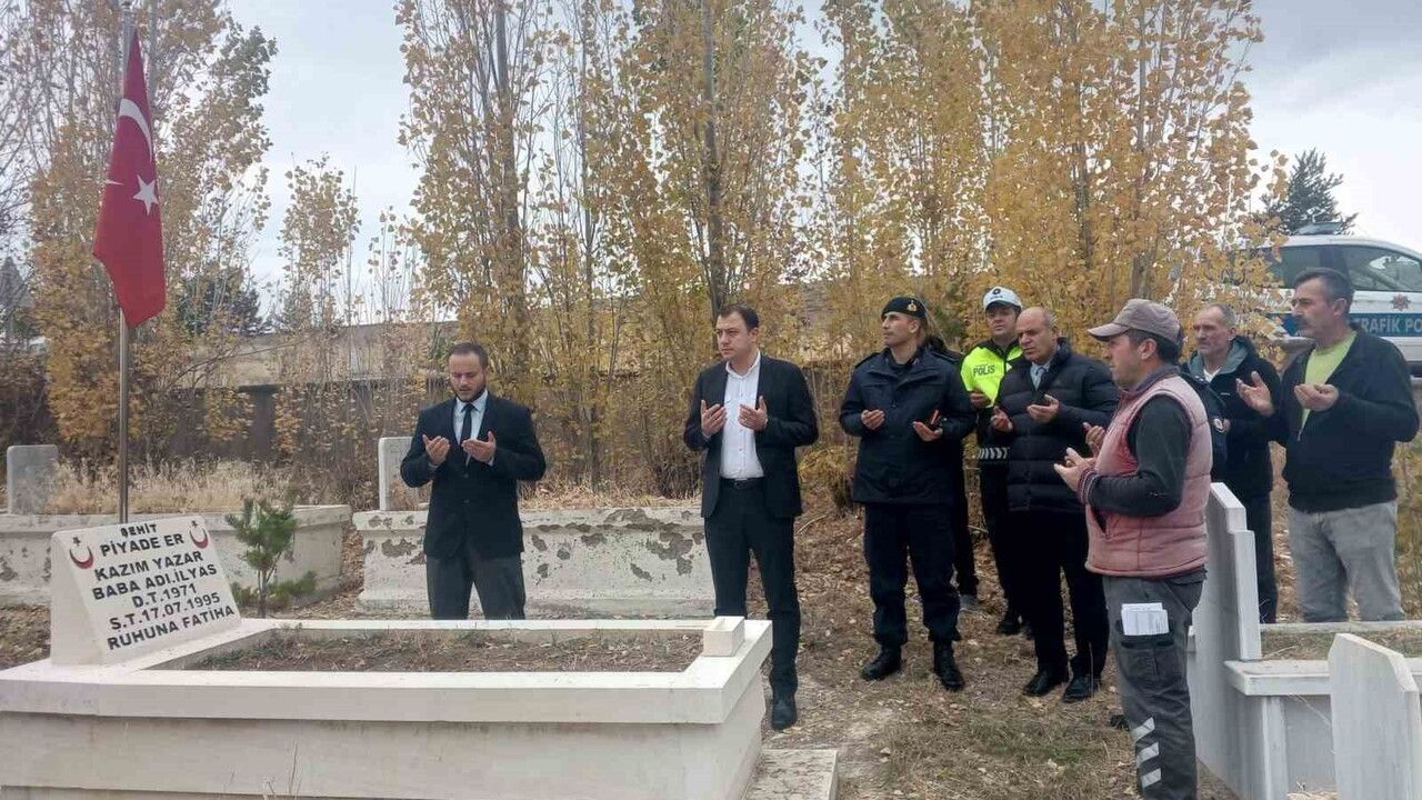 Aydıntepe'de Şehit Kabirleri Ziyareti: Kaymakam Bayram Dualarla Andı ve Köyleri İnceledi