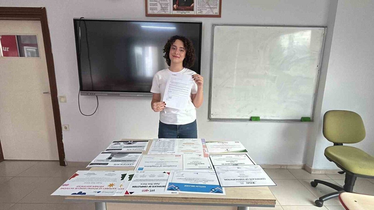 Ayşe Naz Kara, Copernicus Bilim Olimpiyatı'nda tam puanla altın madalya aldı — Rice ve NASA'dan eğitim daveti