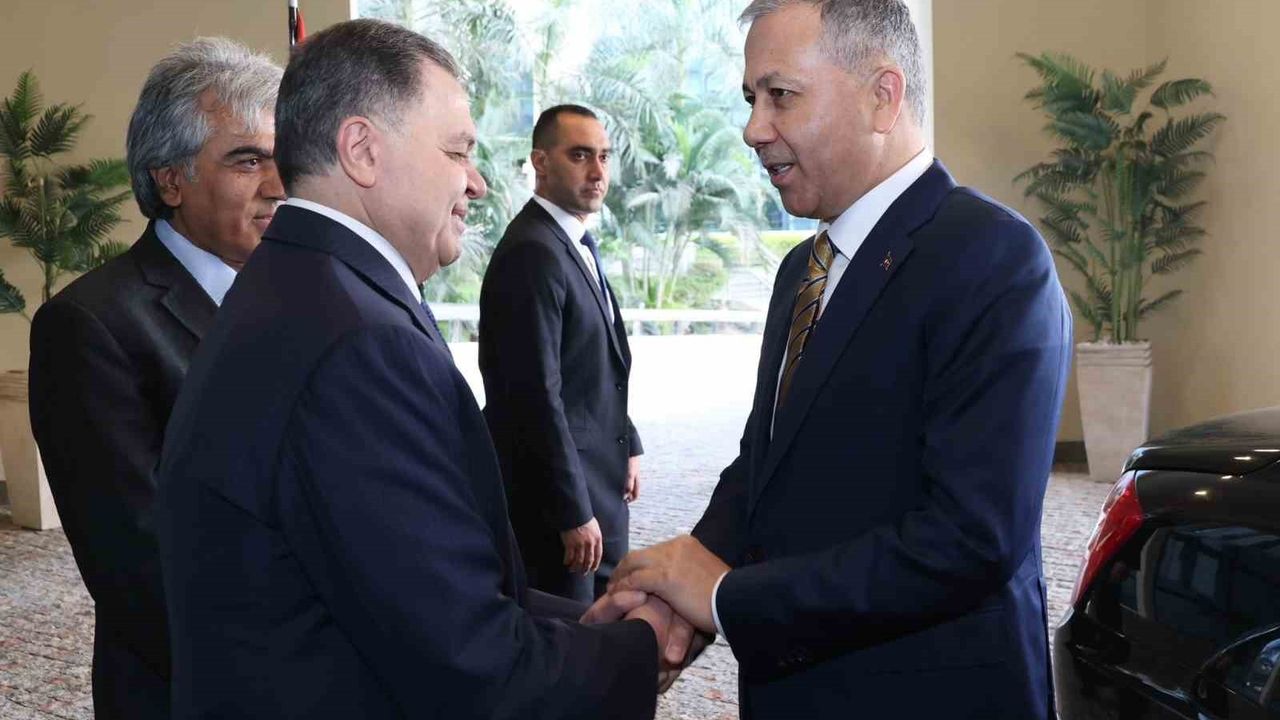 Bakan Ali Yerlikaya Mısır’da Mahmud Tevfik ile Güvenlik ve İnsani Yardım İş Birliği Görüştü