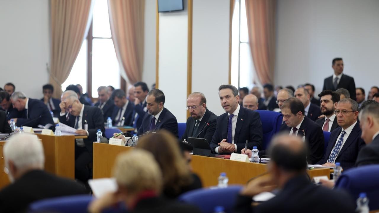 Bakan Bayraktar: 2025'te 92,4 milyar m³ (37 milyar $) doğal gaz keşfettiğimizi açıkladı