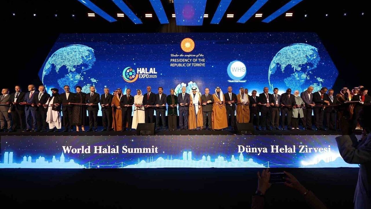 Bakan Bolat: İslam ülkeleri arasında dayanışma ve ticaretin güçlendirilmesi gerekiyor