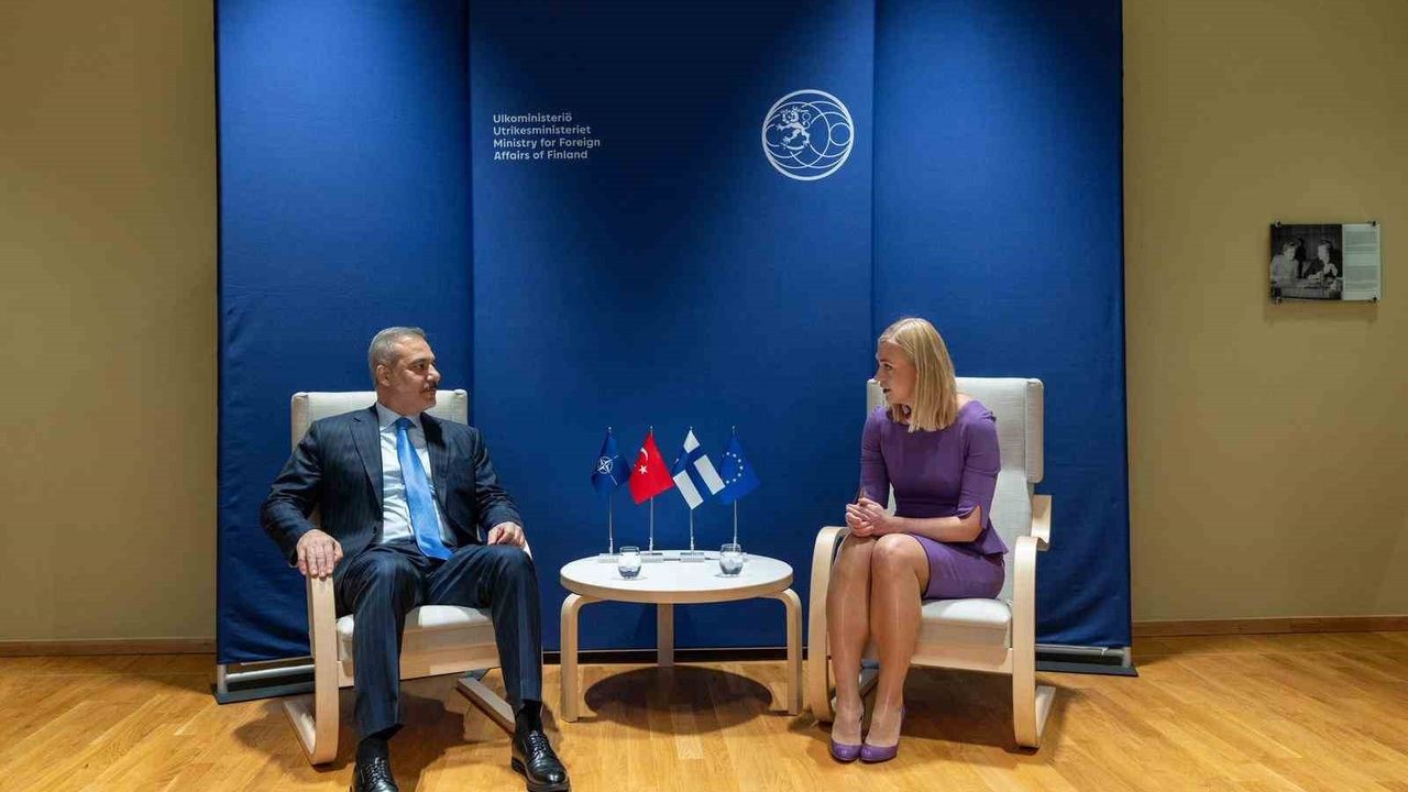 Bakan Fidan Helsinki'de Finlandiyalı Mevkidaşı Valtonen ile Görüştü