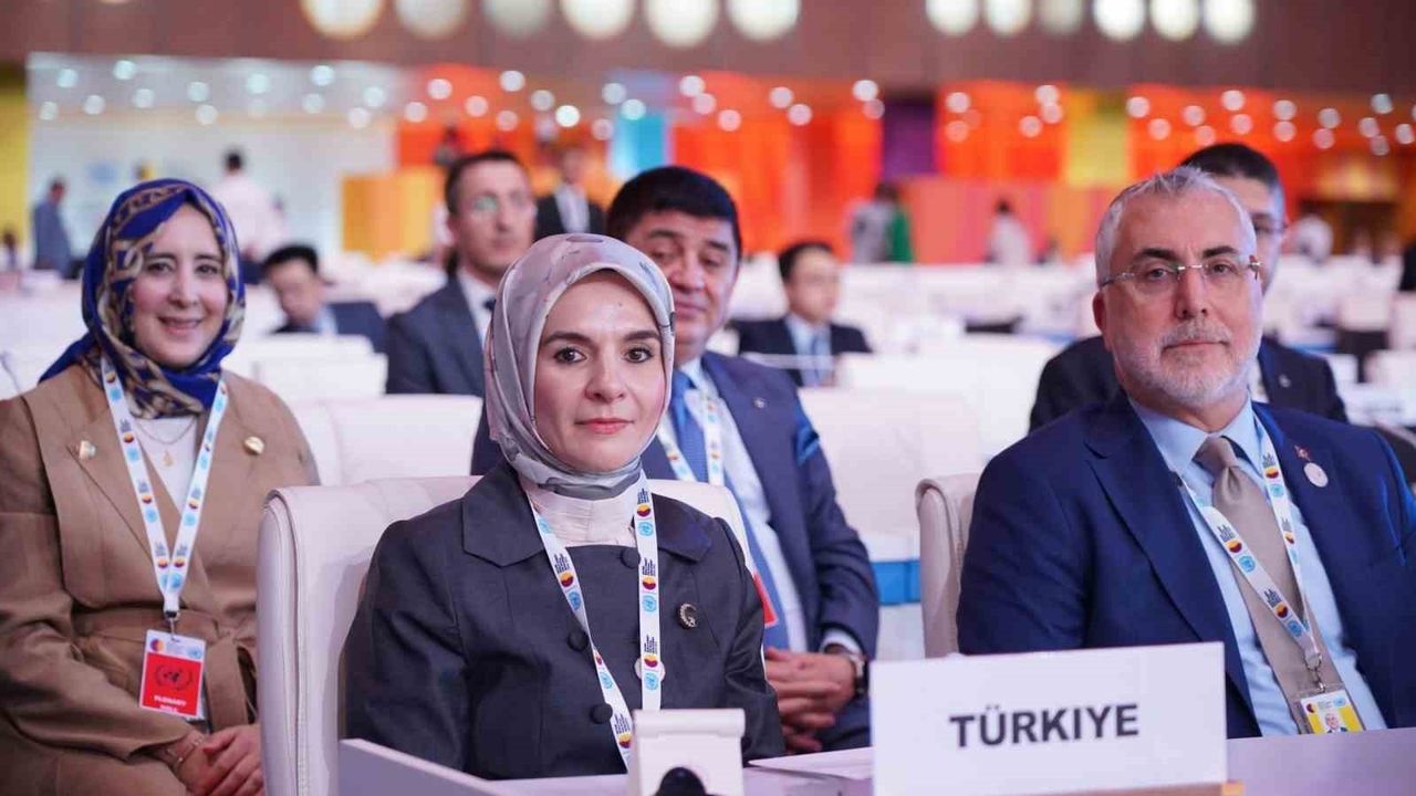 Bakan Göktaş Doha'da 2. Dünya Sosyal Kalkınma Zirvesi'nde Türkiye'nin sosyal kalkınma vizyonunu sundu