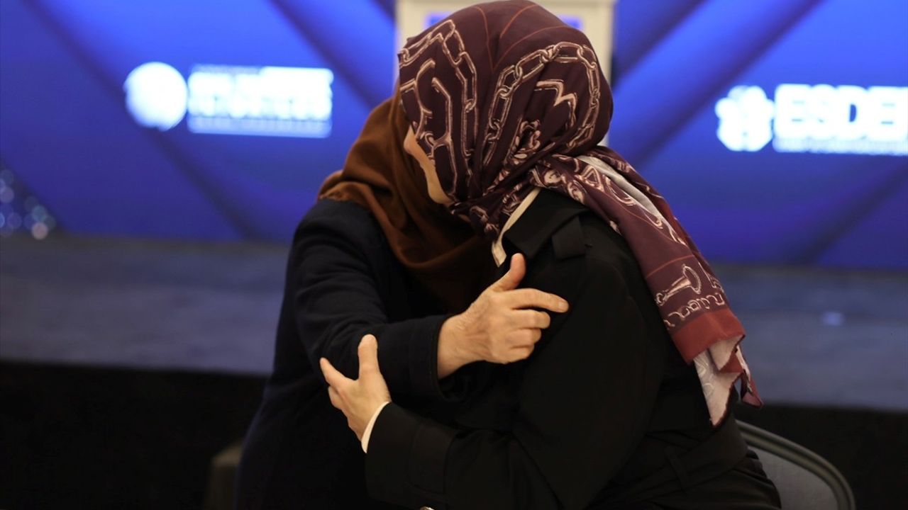 Bakan Göktaş 'Esnaf Ailesi Olmak' Projesi Galasına Katıldı