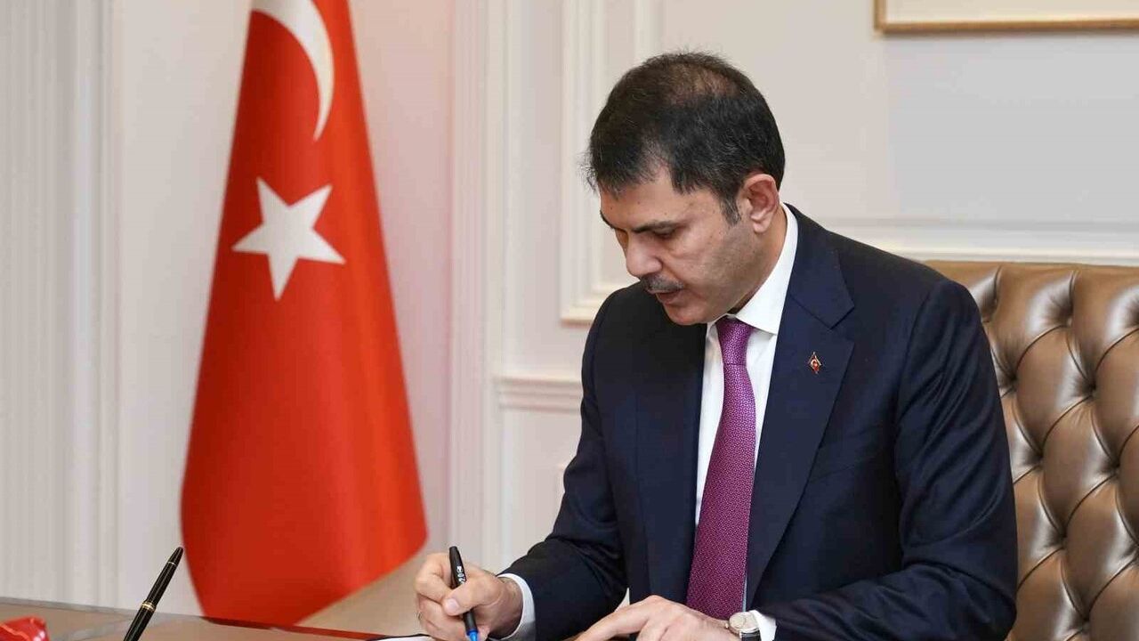 Bakan Kurum: "Küllerinden doğan Hatay’ımız yine ışıl ışıl" — Emek Mahallesi'nde teslimatlar başladı