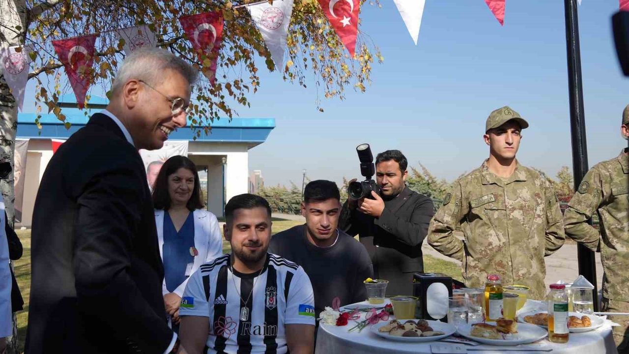 Bakan Memişoğlu ve RTÜK Başkanı Daniş, 11 Kasım'da Gazilerle Fidan Dikti: 'Her Ağaç Canlıdır, Korunmalı'