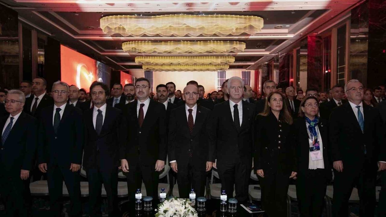 Bakan Şimşek: Sermaye piyasaları ağırlıklı finans modeline geçiş hedefimiz