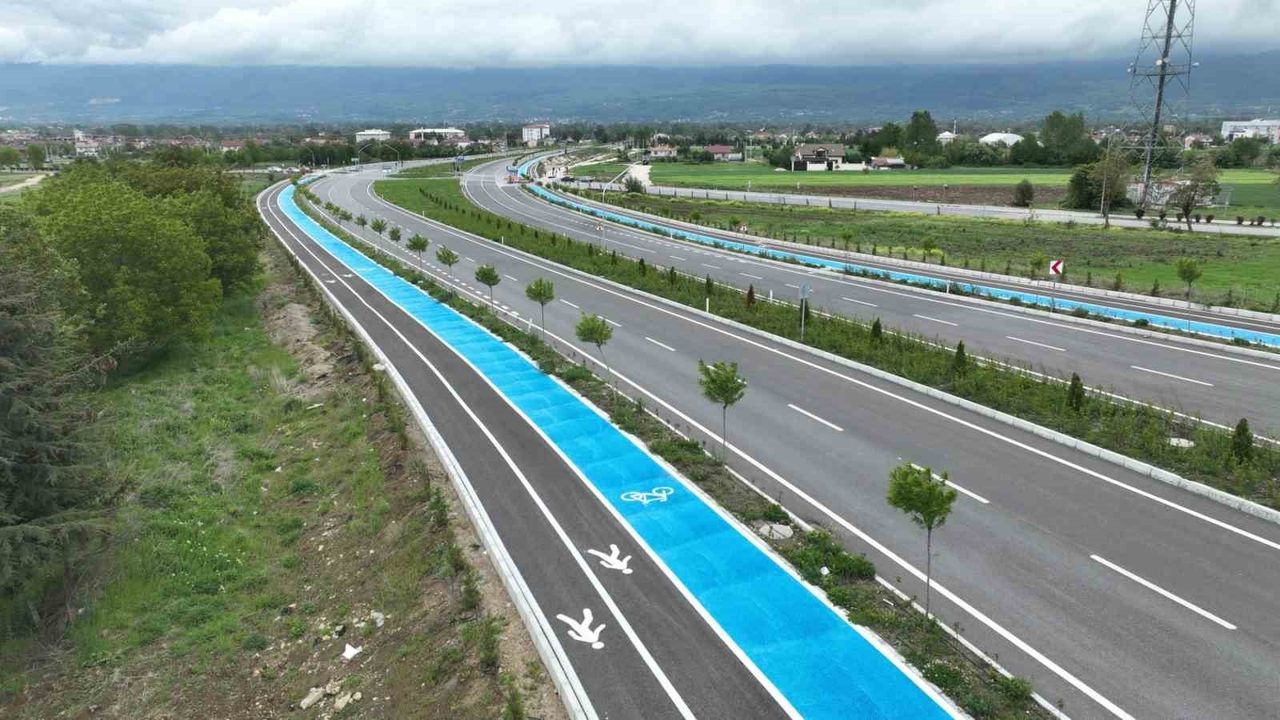 Bakan Uraloğlu: 38 kilometrelik bisiklet yolunun yapımına devam ediyoruz