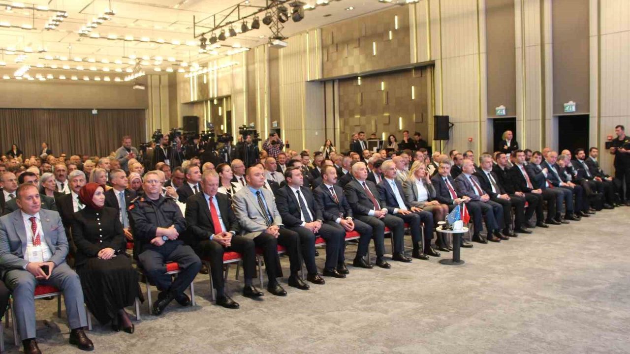 Bakan Uraloğlu: Şehirlerimizin ulaşım planlarının hazırlanmasına çok önem veriyoruz