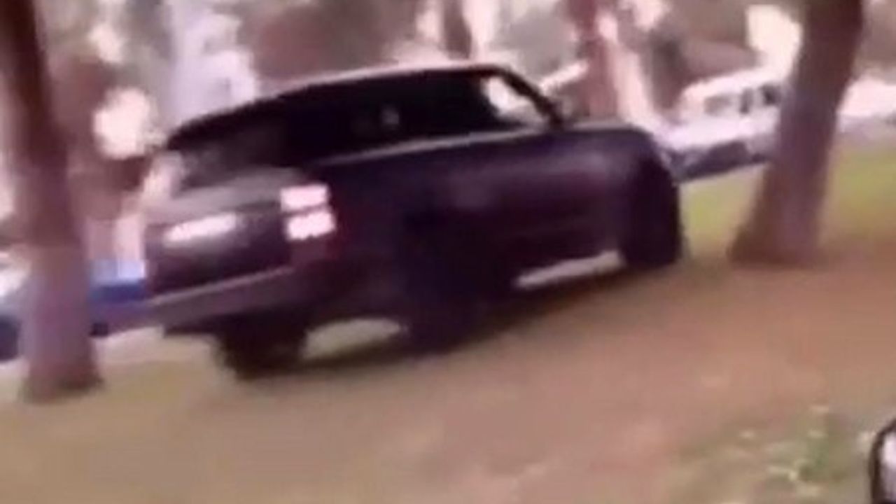 Balçova'da refüje çıkan sürücüye idari para cezası; ehliyeti geçici olarak geri alındı