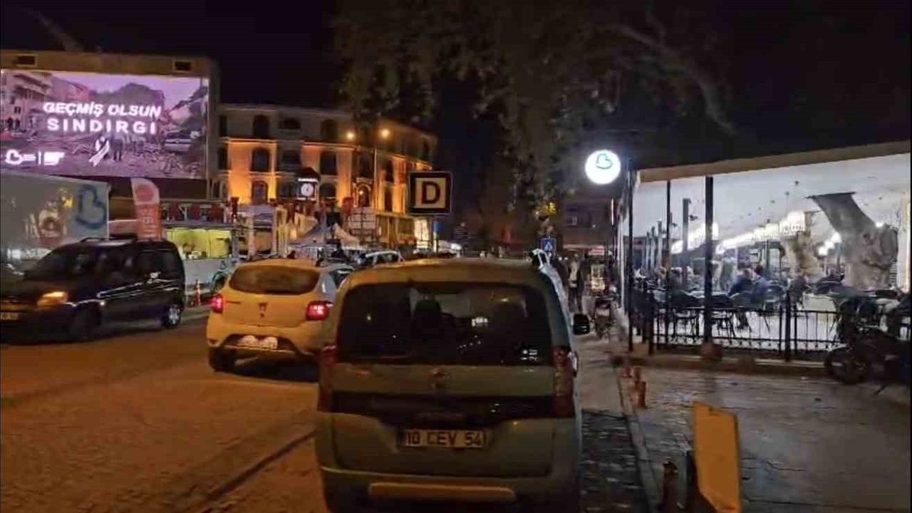 Balıkesir Sındırgı'da 4,3 Büyüklüğünde Deprem: Kısa Süreli Paniğe Yol Açtı
