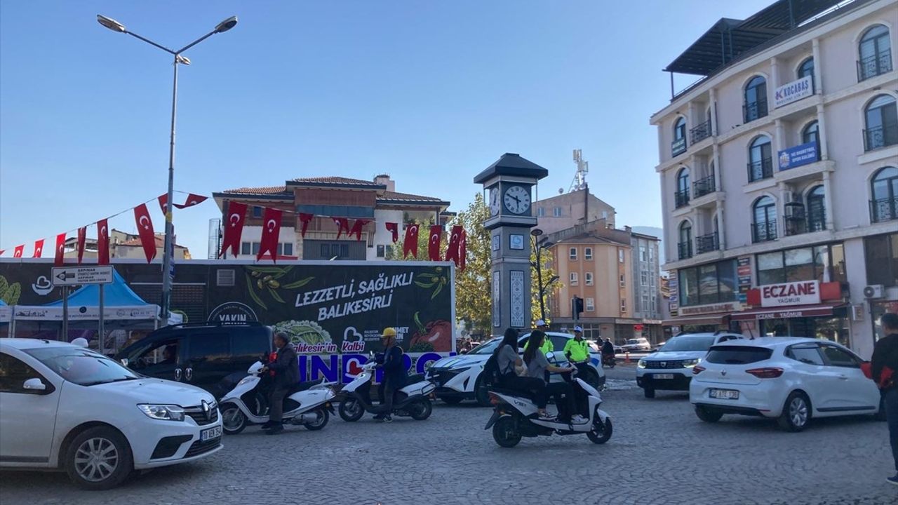 Balıkesir Sındırgı'da saat 15:35'te 4,9 büyüklüğünde deprem