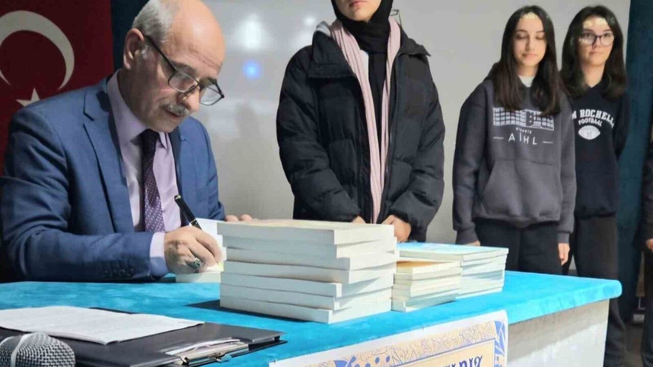 Balıkesirli öğretmen-yazar Dilaver Ayyıldız'ın 4. kitabı 'Çocuk Şiirleri' yayımlandı
