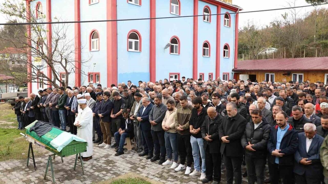 Bartın'da Küçükkızılkum Muhtarı Recep Denizer hayatını kaybetti