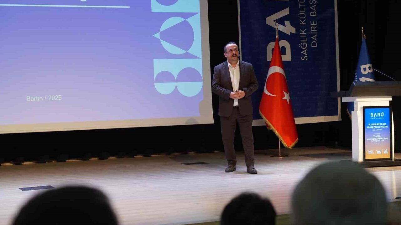 Bartın Üniversitesi Bilim Kafe: 'Fikirden Etkiye İletişim Bilgileri' ele alındı