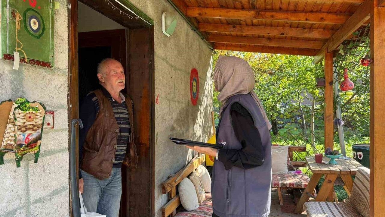 Başiskele'de 'Gönül Bağı Projesi' hane ziyaretlerini sürdürüyor