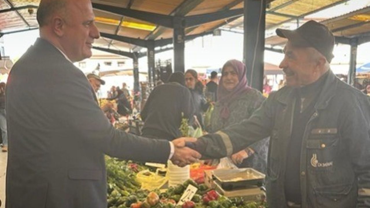 Başkan Bekir Torun, Osmaneli Kapalı Pazaryerinde Esnaf ve Vatandaşlarla Buluştu