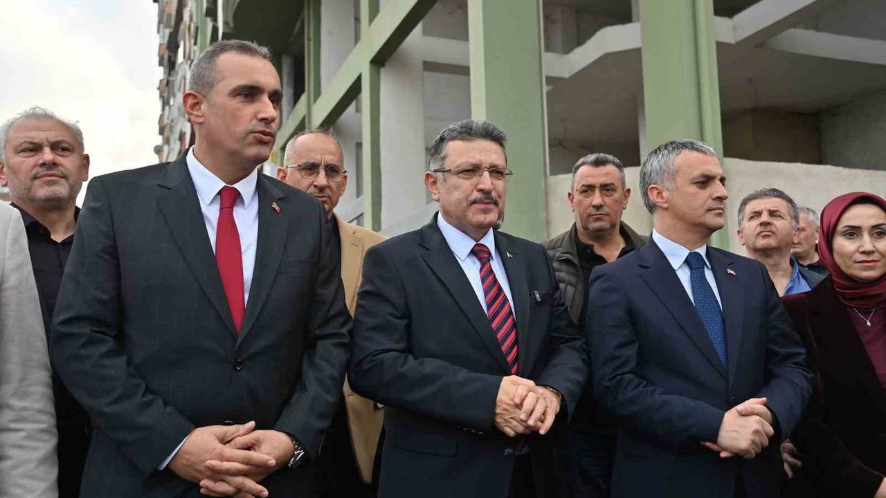 Başkan Genç Yomra’da yol çalışmalarını yerinde inceledi