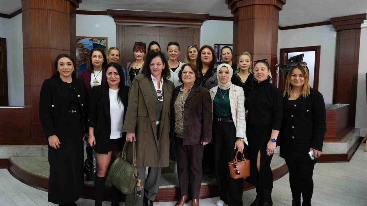 Başkan Gençay, Didim'de Kadın Girişimciler Grubunu Makamında Ağırladı
