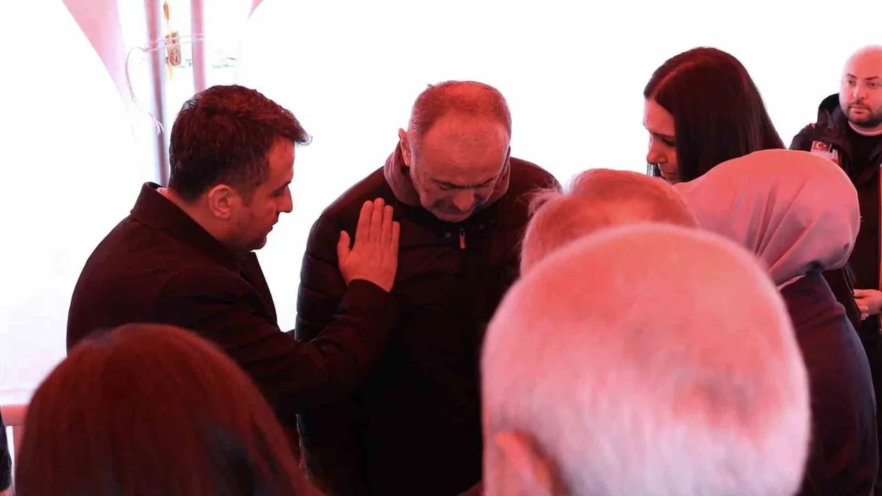 Başkan Halit Doğan'dan Şehit Üstçavuş Emre Altıok'un Ailesine Taziye Ziyareti