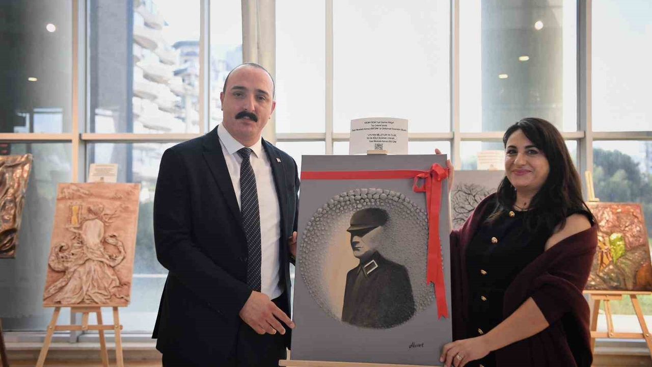 Başkan Kotan: 'Kadınları üretime teşvik eden belediyeyiz' — Konyaaltı'nda 'Sonbahar ve Dolunay' sergisi