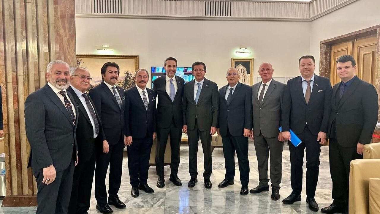 Başkan Kumral Ankara’da Babadağ’ın Projelerini Cumhurbaşkanı Erdoğan ve Bakan Bayraktar’a Anlattı