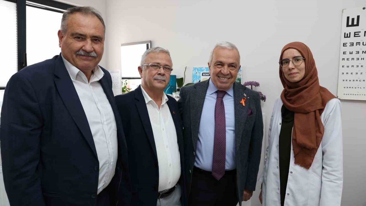 Başkan Şadi Özdemir, 30 Ağustos Zafer Mahallesi’nde vatandaşların taleplerini dinledi