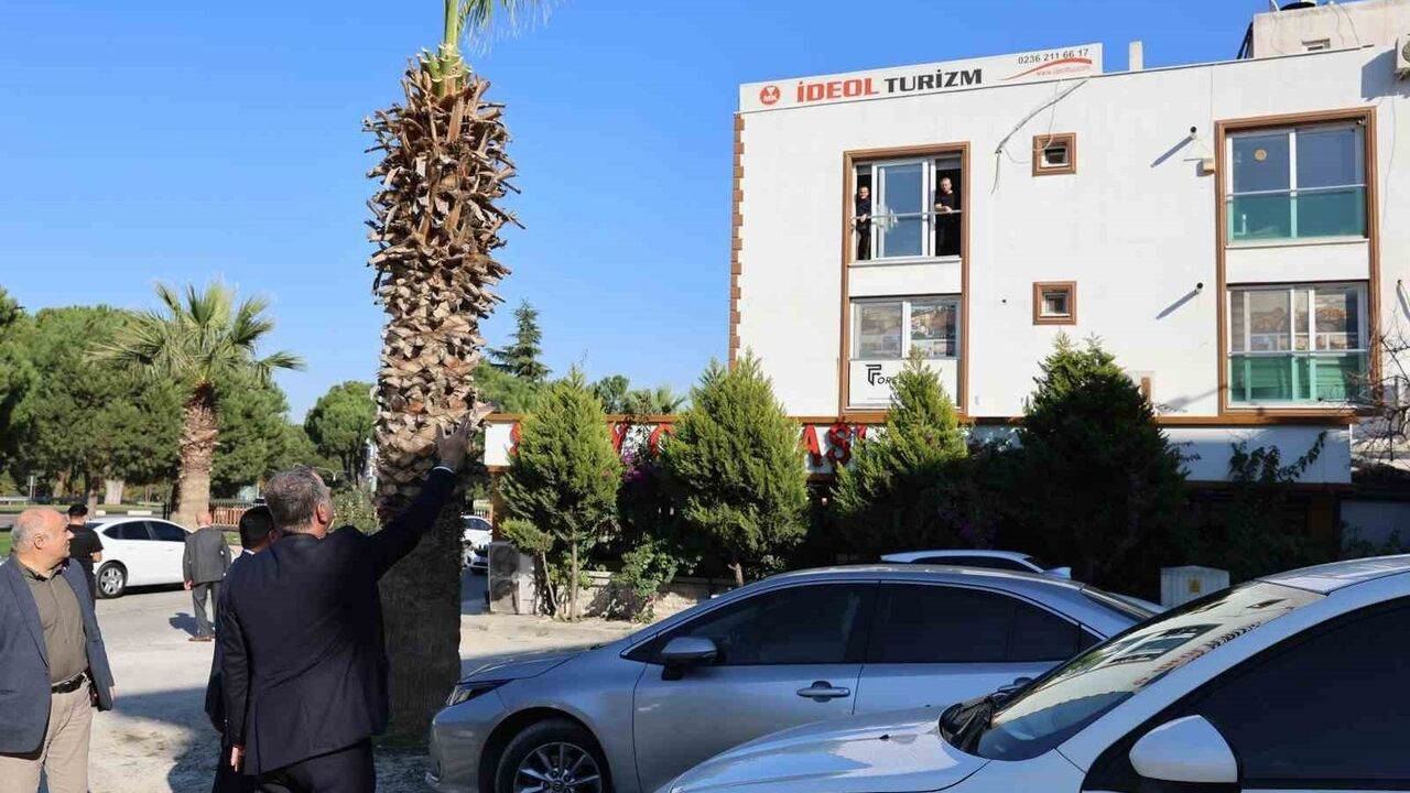 Başkan Semih Balaban, Uncubozköy'de esnafın taleplerini yerinde dinledi