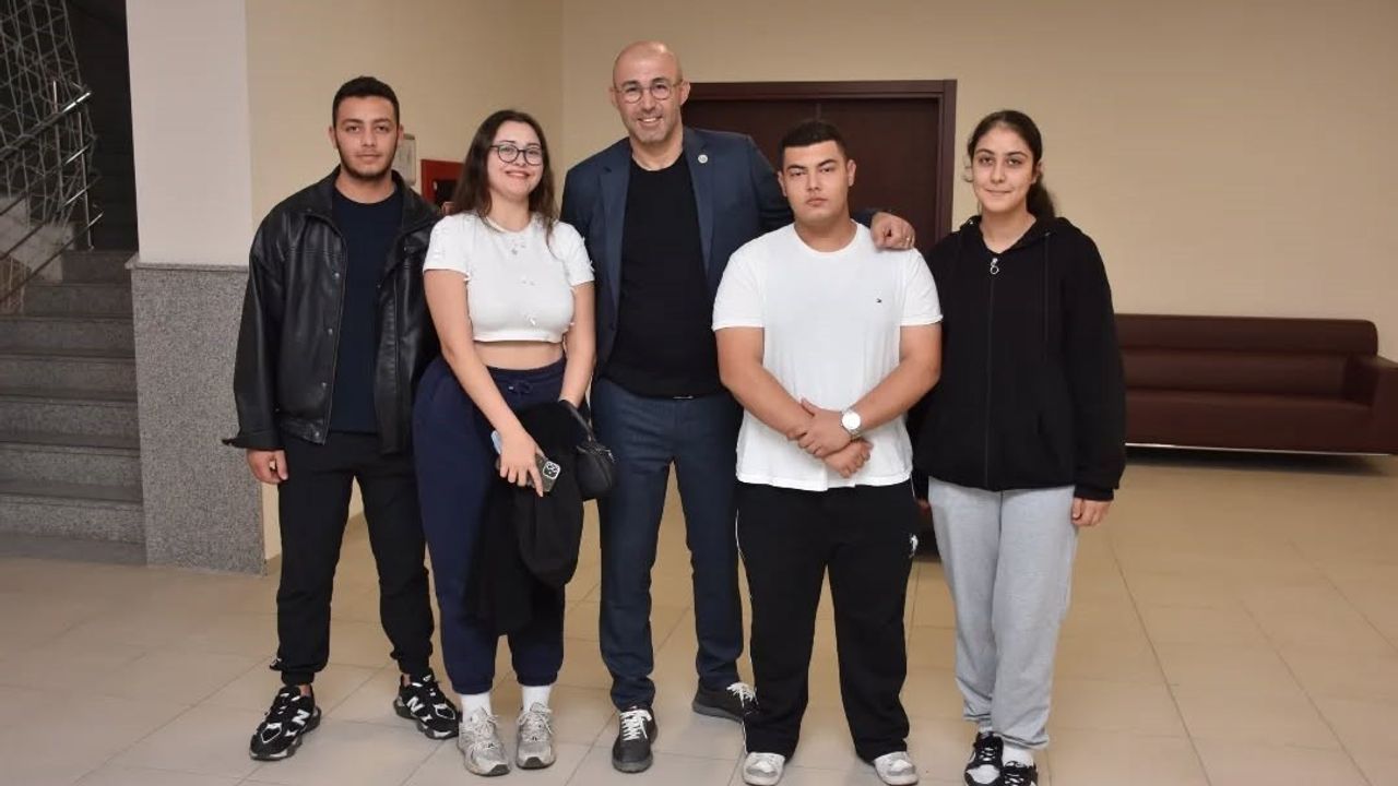 Başkan Zencirci, ADÜ Germencik Yamantürk MYO öğrencilerinin taleplerini dinledi