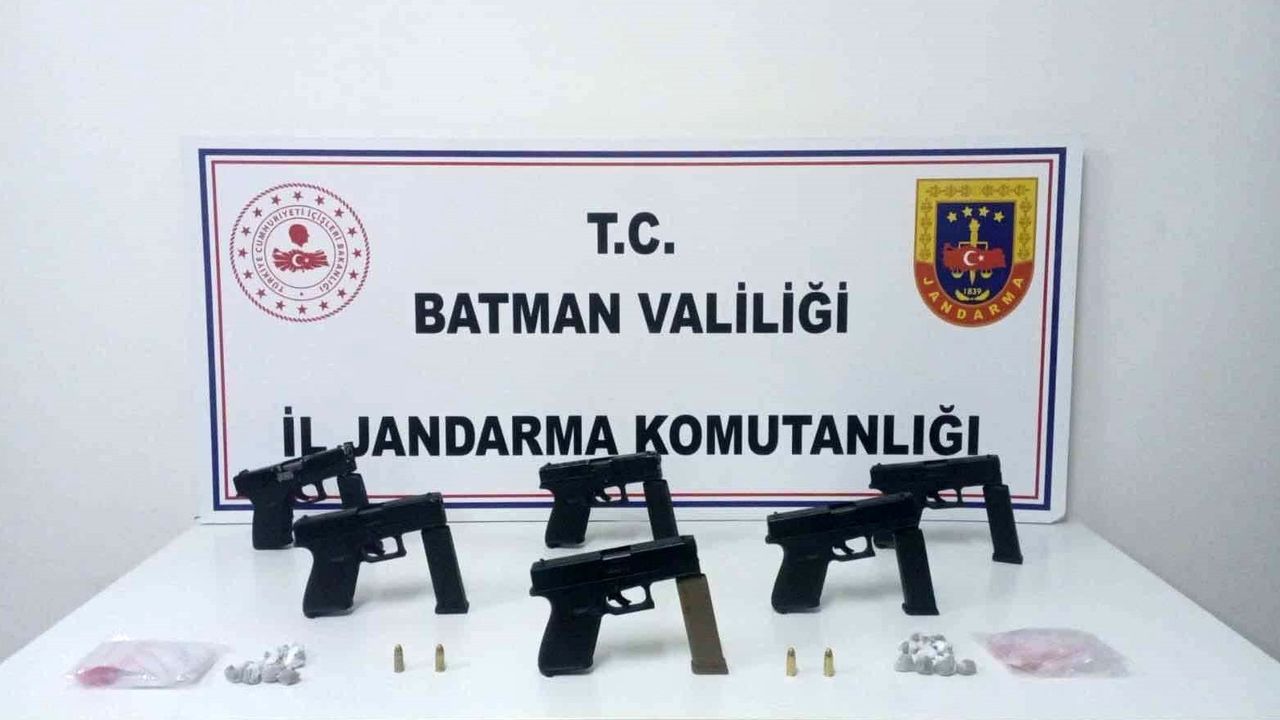 Batman'da Beşiri Örmegöze Organize Sanayi Bölgesi'nde Kaçak Silah Operasyonu: 6 Tutuklama