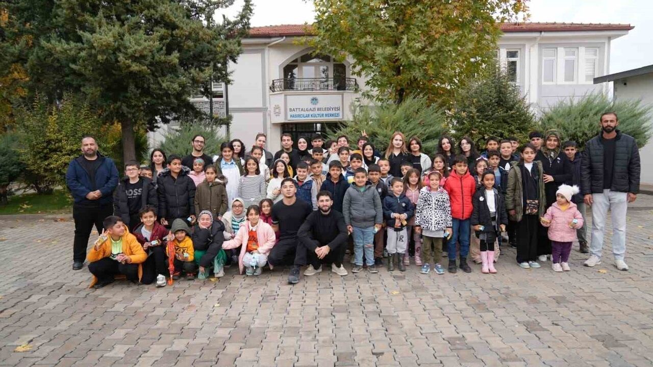 Battalgazi'de belediye hizmetleri dört bir yanda eş zamanlı sürüyor