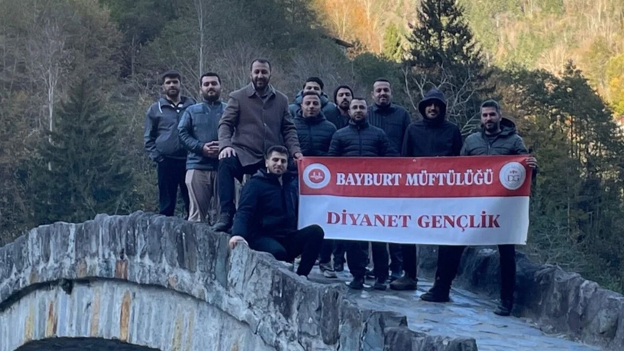 Bayburt İl Müftülüğü üniversite öğrencilerine yönelik tarih ve kültür gezisi düzenledi