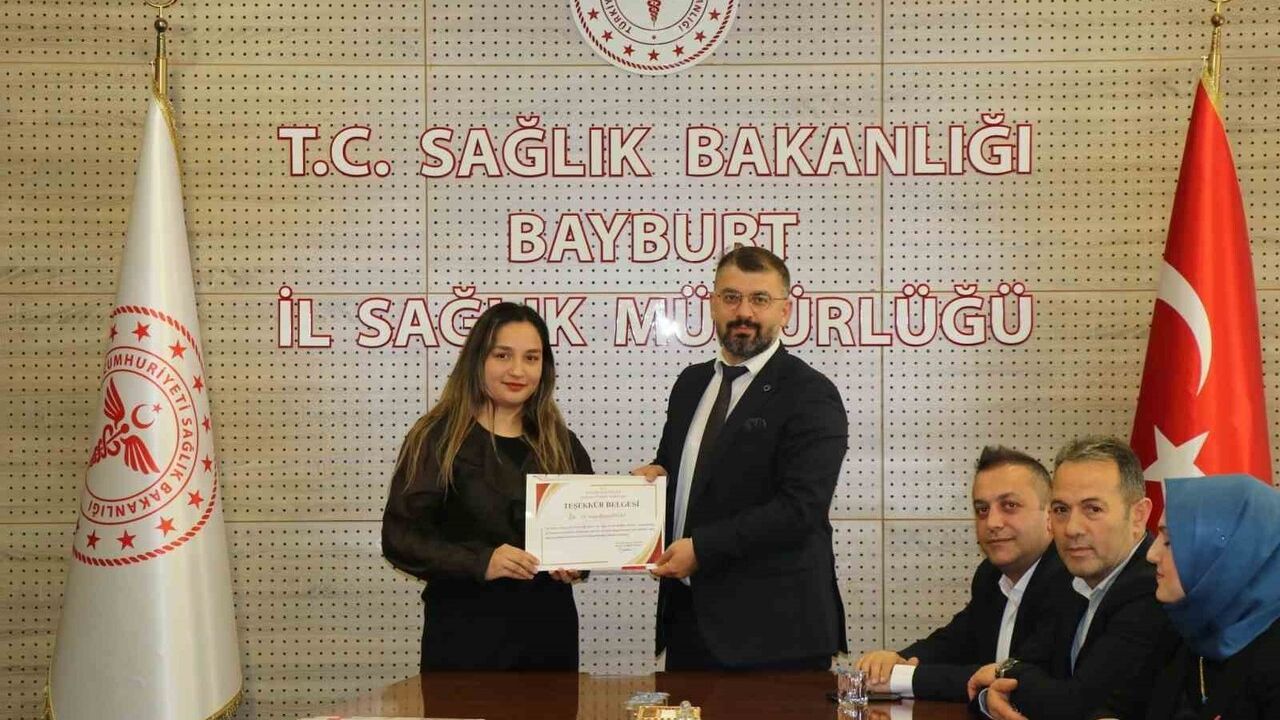 Bayburt'ta diş hekimlerine teşekkür belgeleri takdim edildi