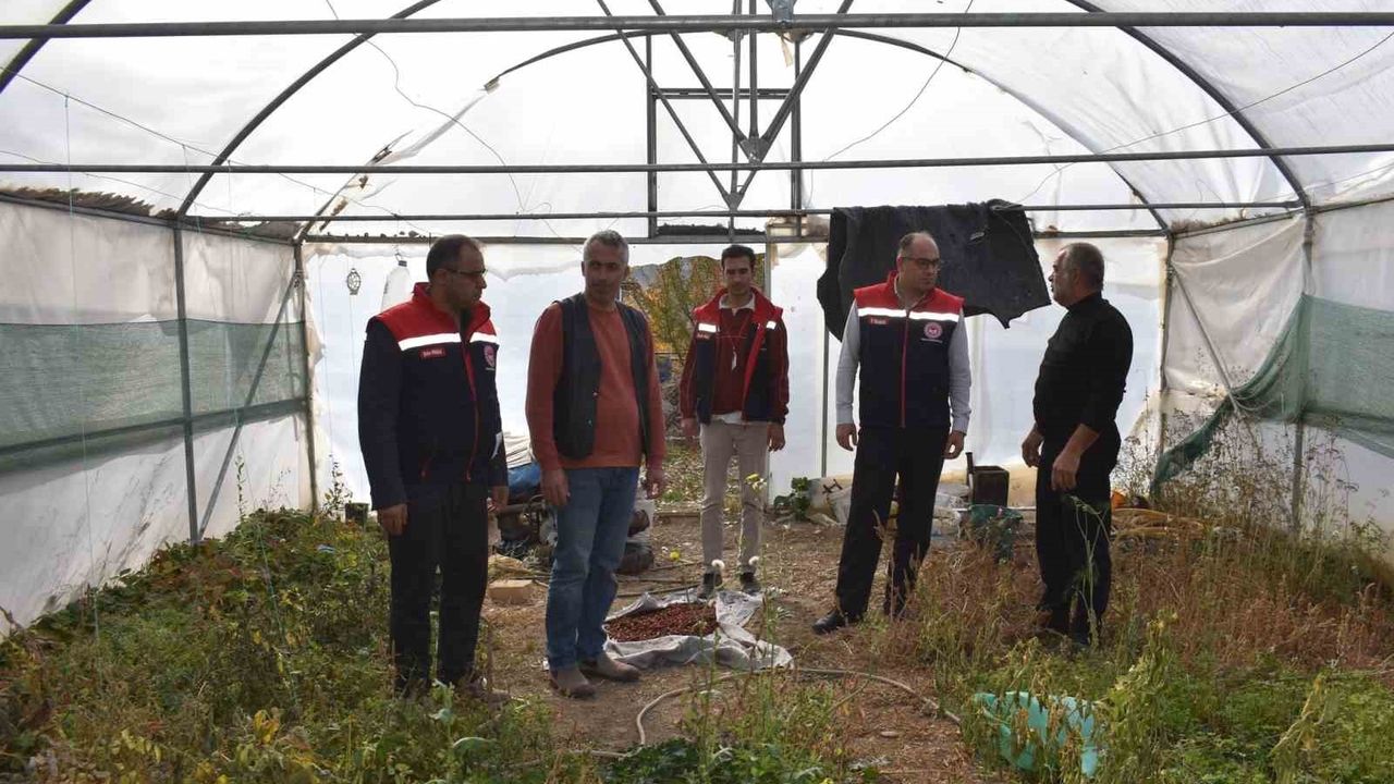 Bayburt'ta 'Köylerde Buluşuyoruz, Tarımı Konuşuyoruz' Projesiyle Üreticilerle Buluşmalar Sürüyor