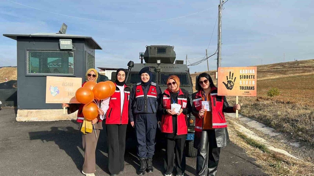 Bayburt’ta sürücülere kadına yönelik şiddetle mücadele bilgilendirmesi