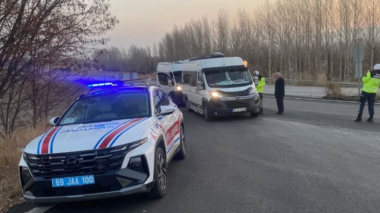 Bayburt'ta Taşımalı Eğitim Servislerine Ortak Denetim: Jandarma ve İl Milli Eğitim Müdürlüğü İşbirliği