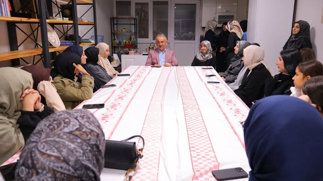 Bayburt’ta Üniversite Öğrencilerine Gençliğin Önemi ve İnanç-Ahlak Bilinci Anlatıldı